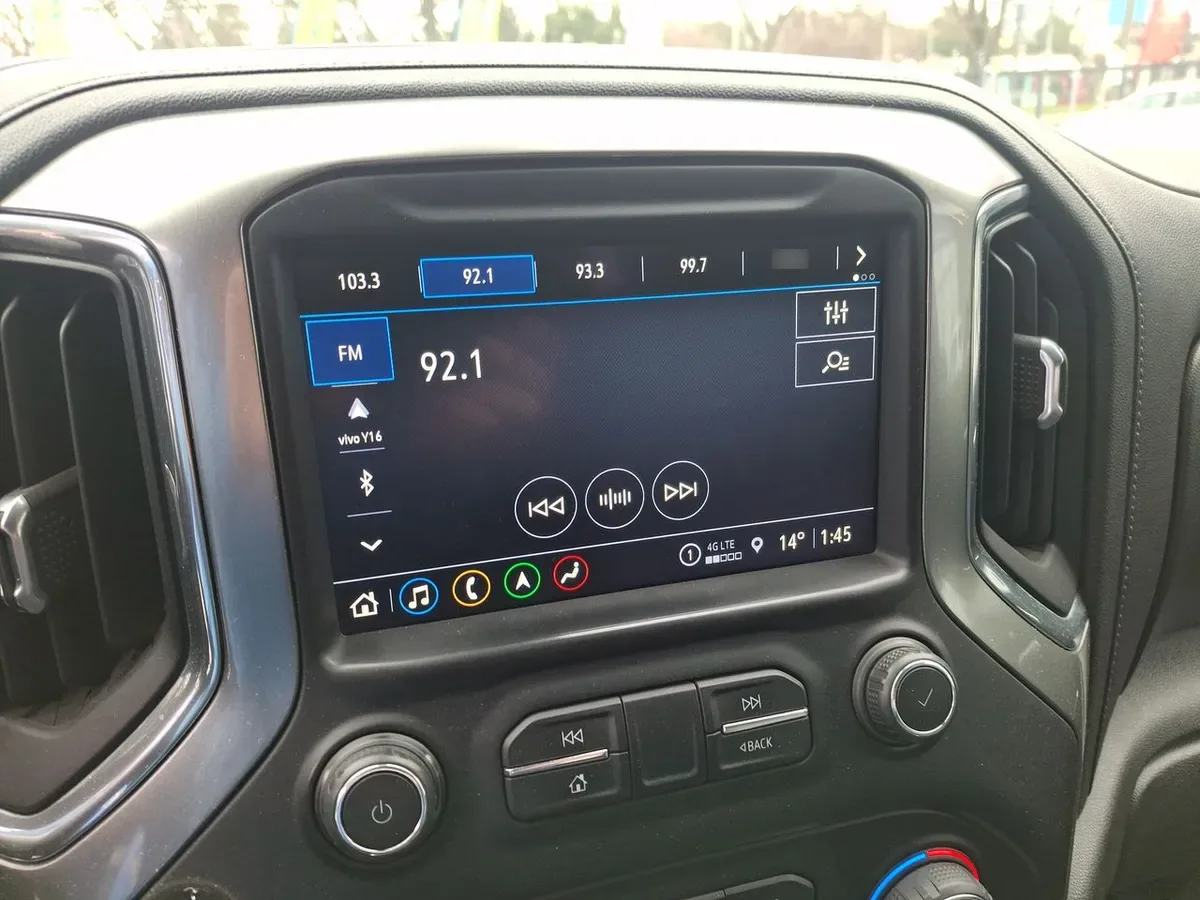 Chevrolet Silverado 5.3 Ltz 4x2 At 4p año 2022
