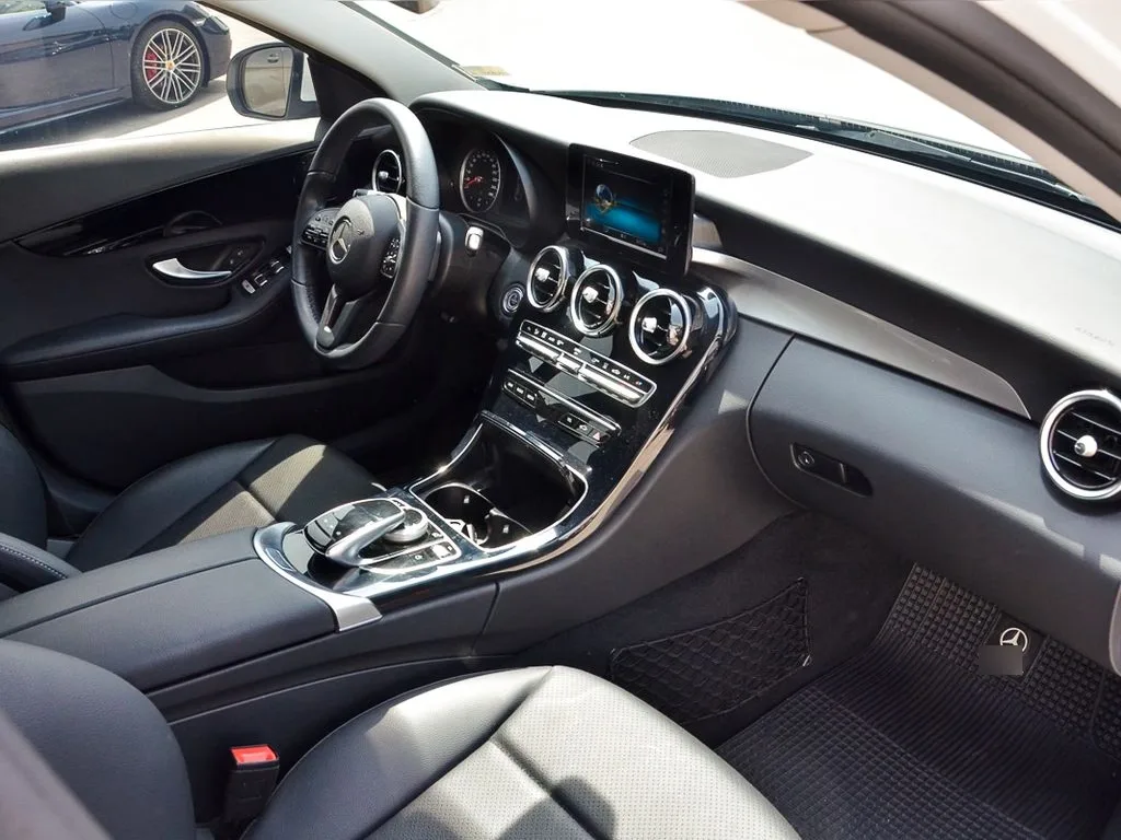 Mercedes-Benz C 300 C300e 2.0 T año 2021