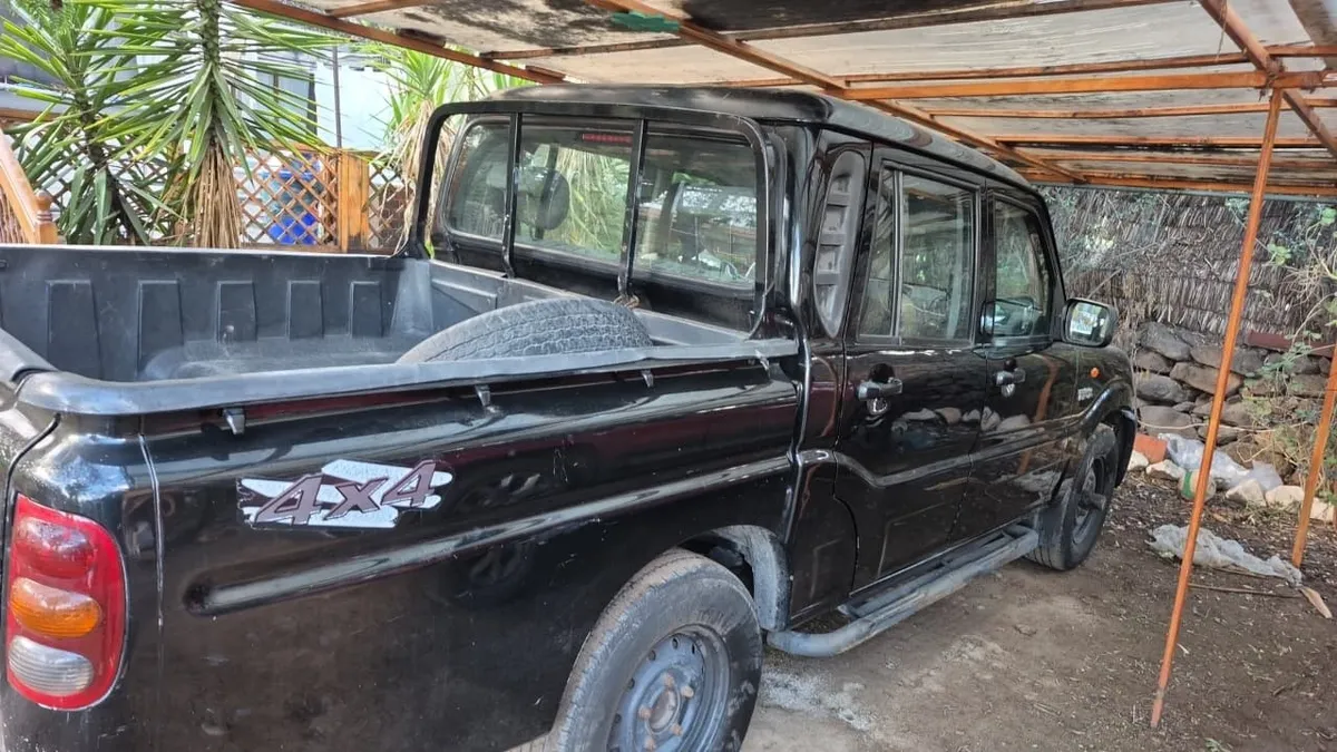MAHINDRA PIK-UP 2.2 Xl D/c Eiv Mt 4x4 Diesel año 2012