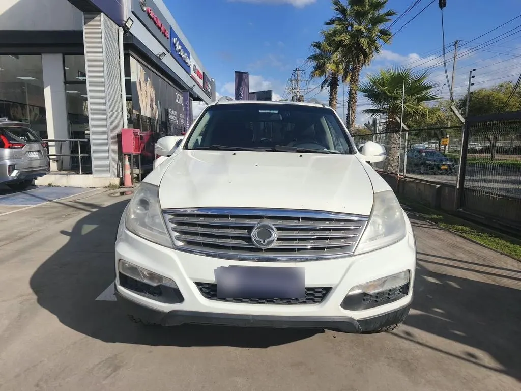 Ssangyong Rexton 2.0 Diesel 4x2 año 2014