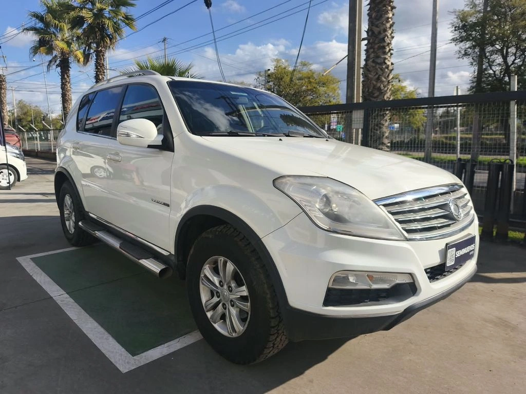 Ssangyong Rexton 2.0 Diesel 4x2 año 2014