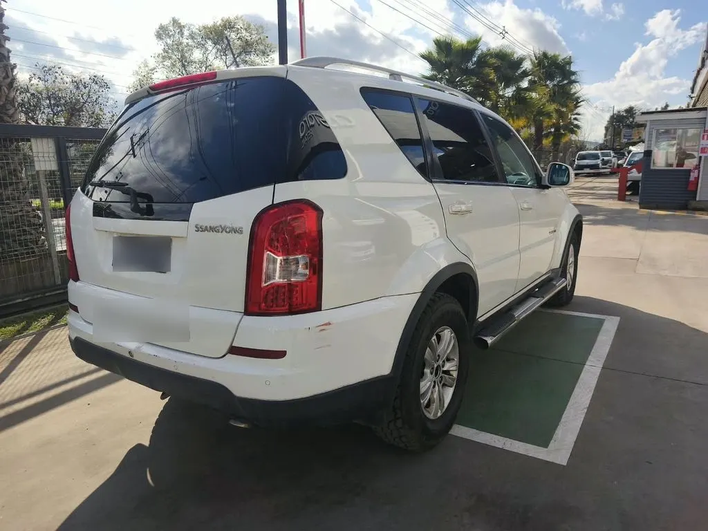 Ssangyong Rexton 2.0 Diesel 4x2 año 2014