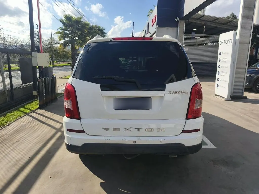 Ssangyong Rexton 2.0 Diesel 4x2 año 2014