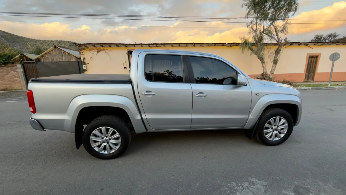 Volkswagen Amarok 2.0 Highline At8 4moti Diesel año 2016