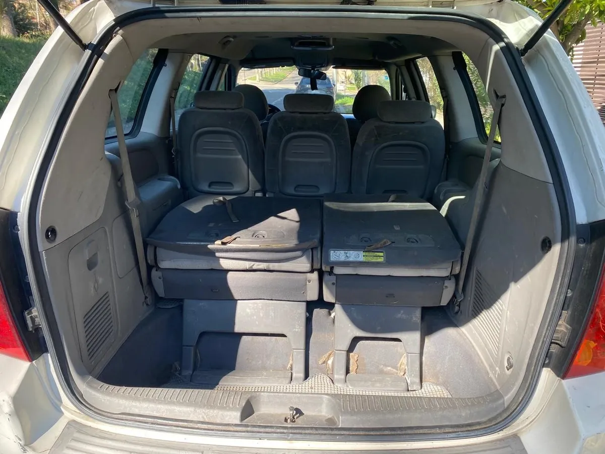 KIA MOTORS GRAND CARNIVAL Grand Carnival Lx Dsl 2.9 Mec año 2011