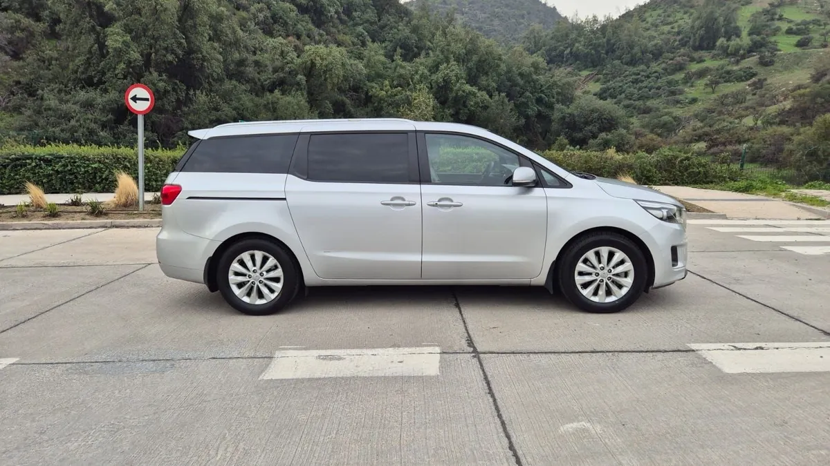 KIA MOTORS GRAND CARNIVAL Grand Carnival Ex 3.3 Gsl 6at Ltd año 2018