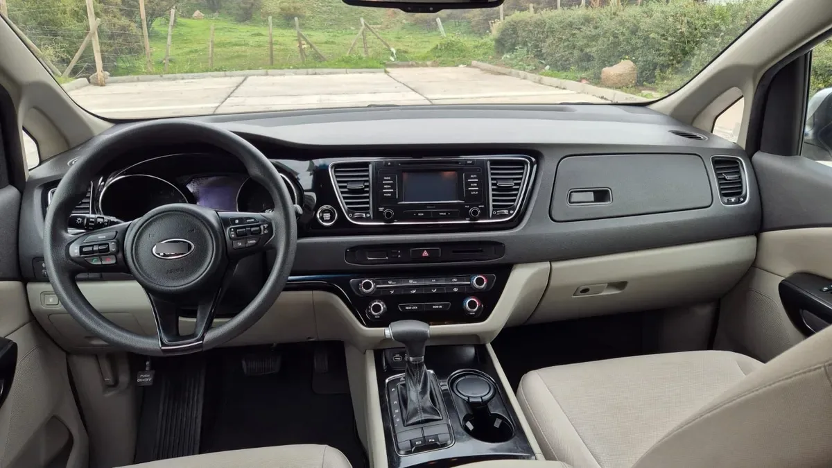 KIA MOTORS GRAND CARNIVAL Grand Carnival Ex 3.3 Gsl 6at Ltd año 2018