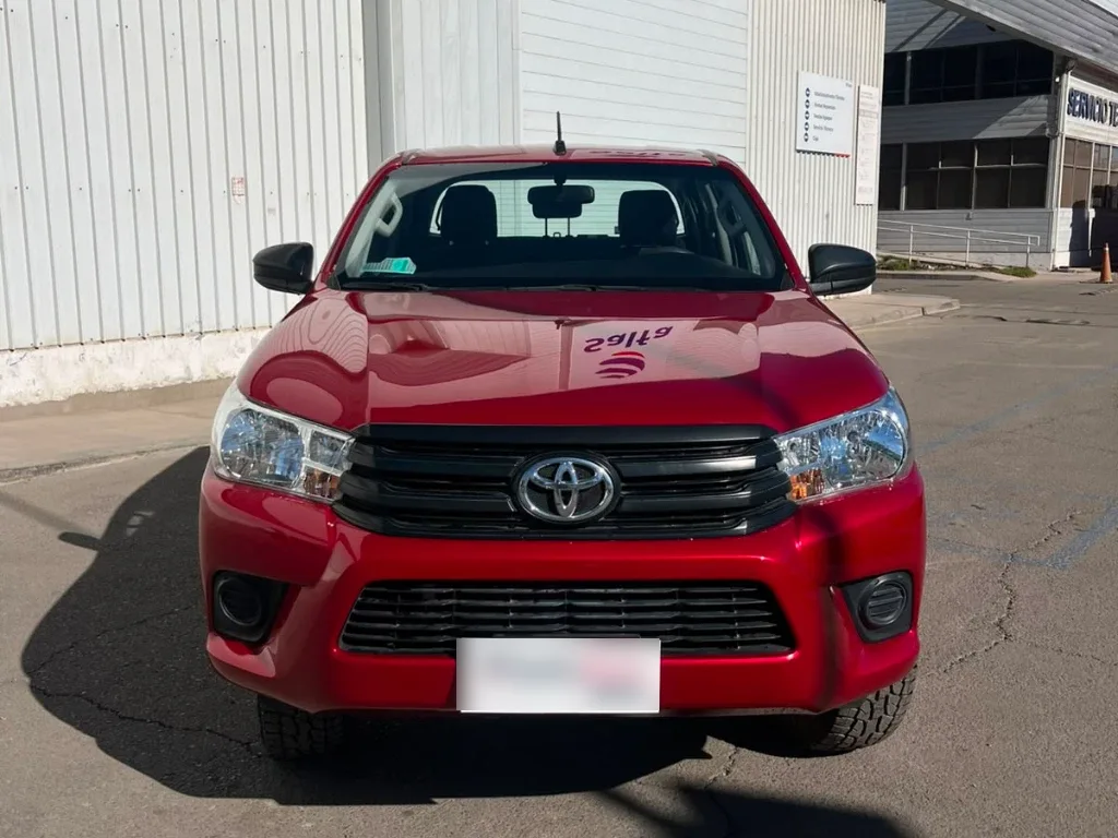 Toyota Hilux Dc 4x2 2.4 D Dx Mt año 2023