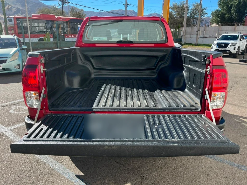 Toyota Hilux Dc 4x2 2.4 D Dx Mt año 2023