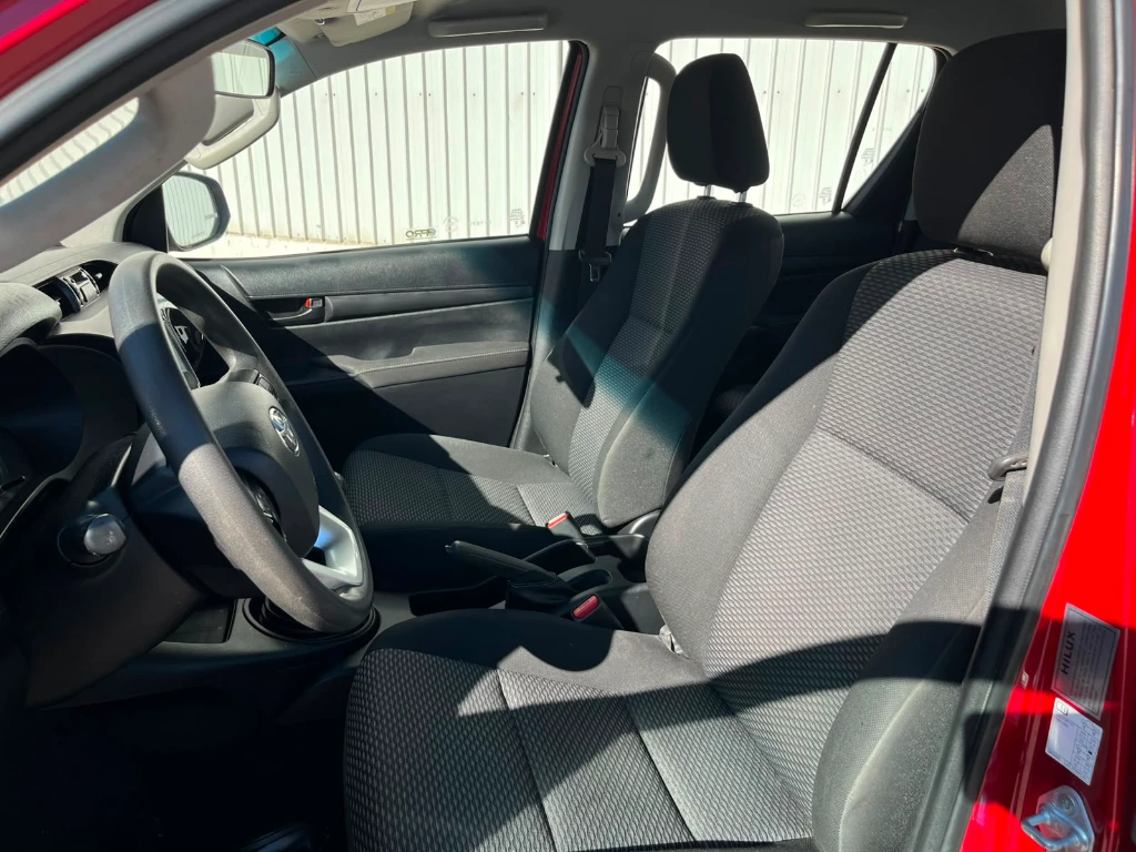 Toyota Hilux Dc 4x2 2.4 D Dx Mt año 2023