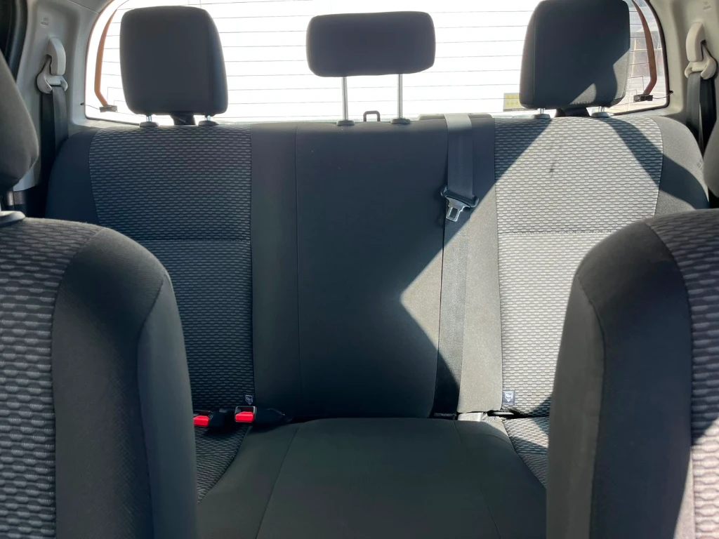 Toyota Hilux Dc 4x2 2.4 D Dx Mt año 2023