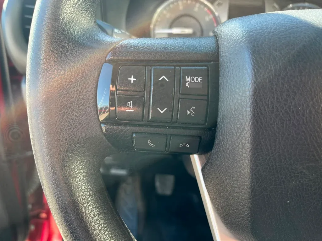 Toyota Hilux Dc 4x2 2.4 D Dx Mt año 2023