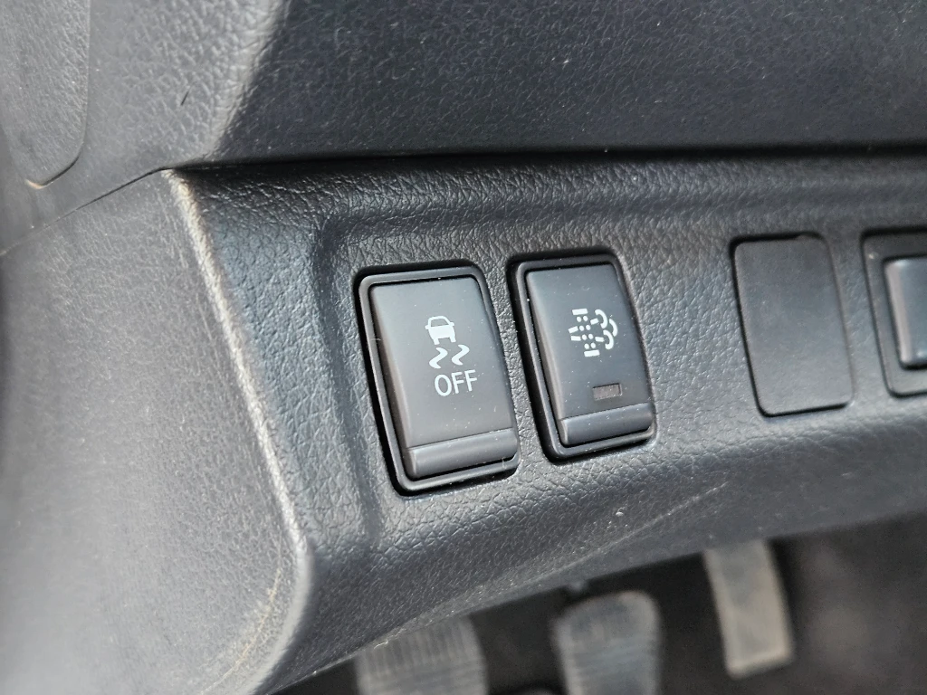 Nissan Navara Xe Dc Mt 4x4 2.3 año 2023