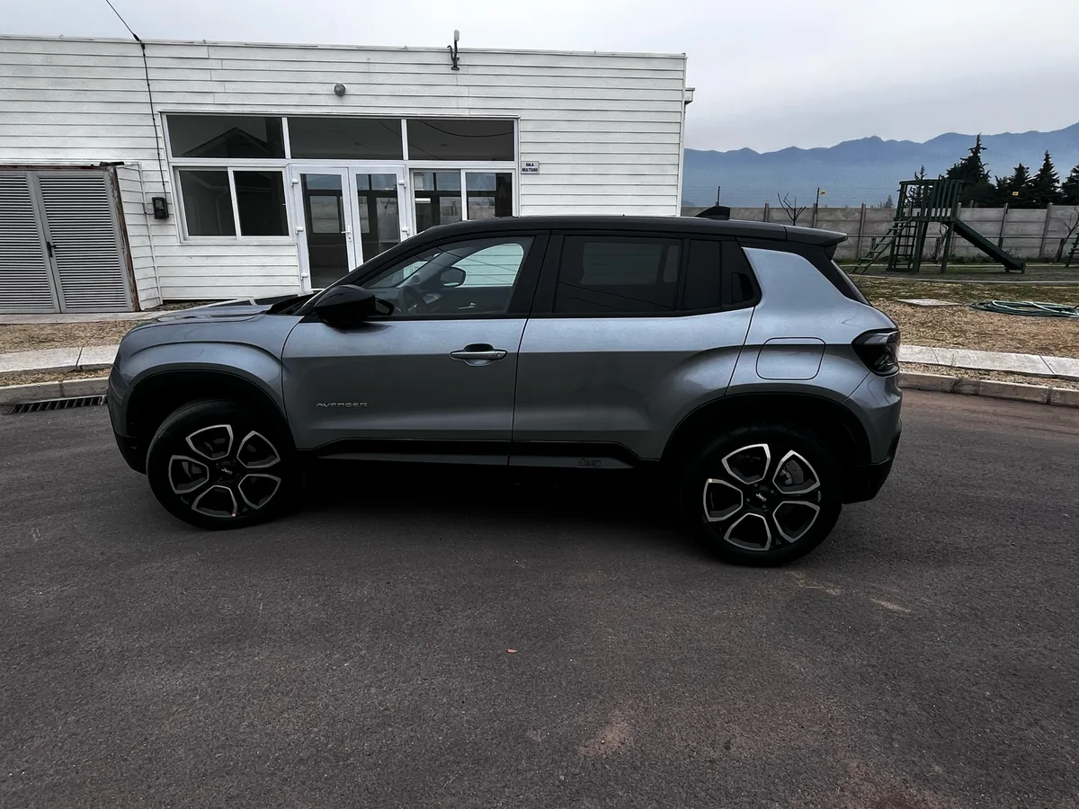 JEEP AVENGER 1.2 E-Hibryd Altitude At Hibrido año 2025
