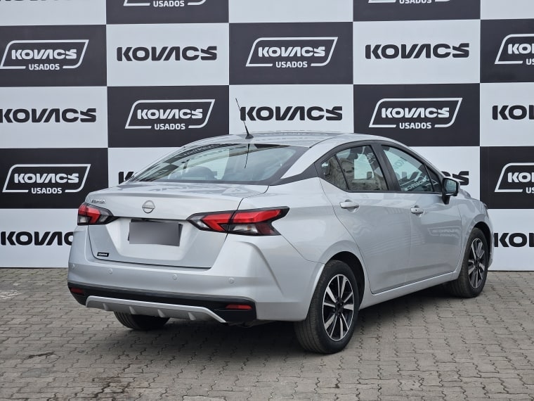 Nissan Versa Versa año 2024