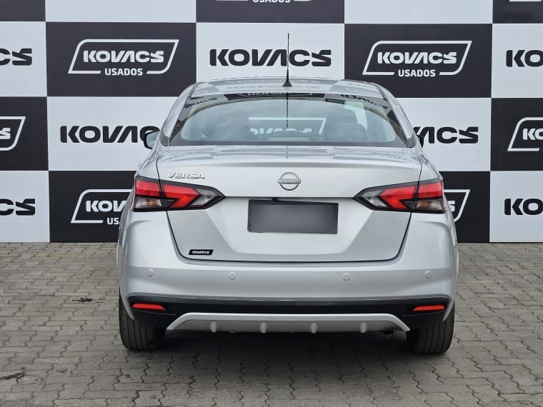 Nissan Versa Versa año 2024