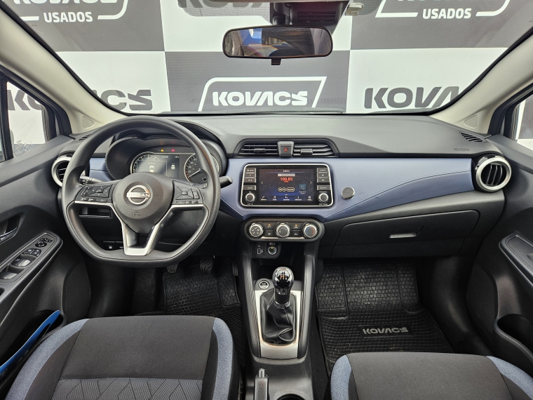 Nissan Versa Versa año 2024