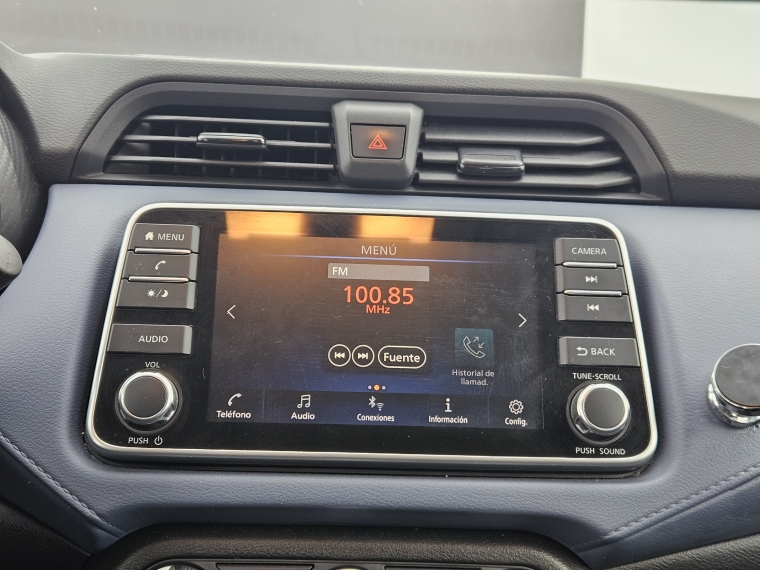 Nissan Versa Versa año 2024