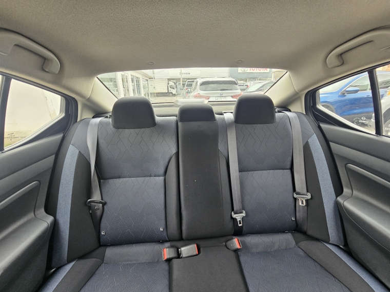 Nissan Versa Versa año 2024