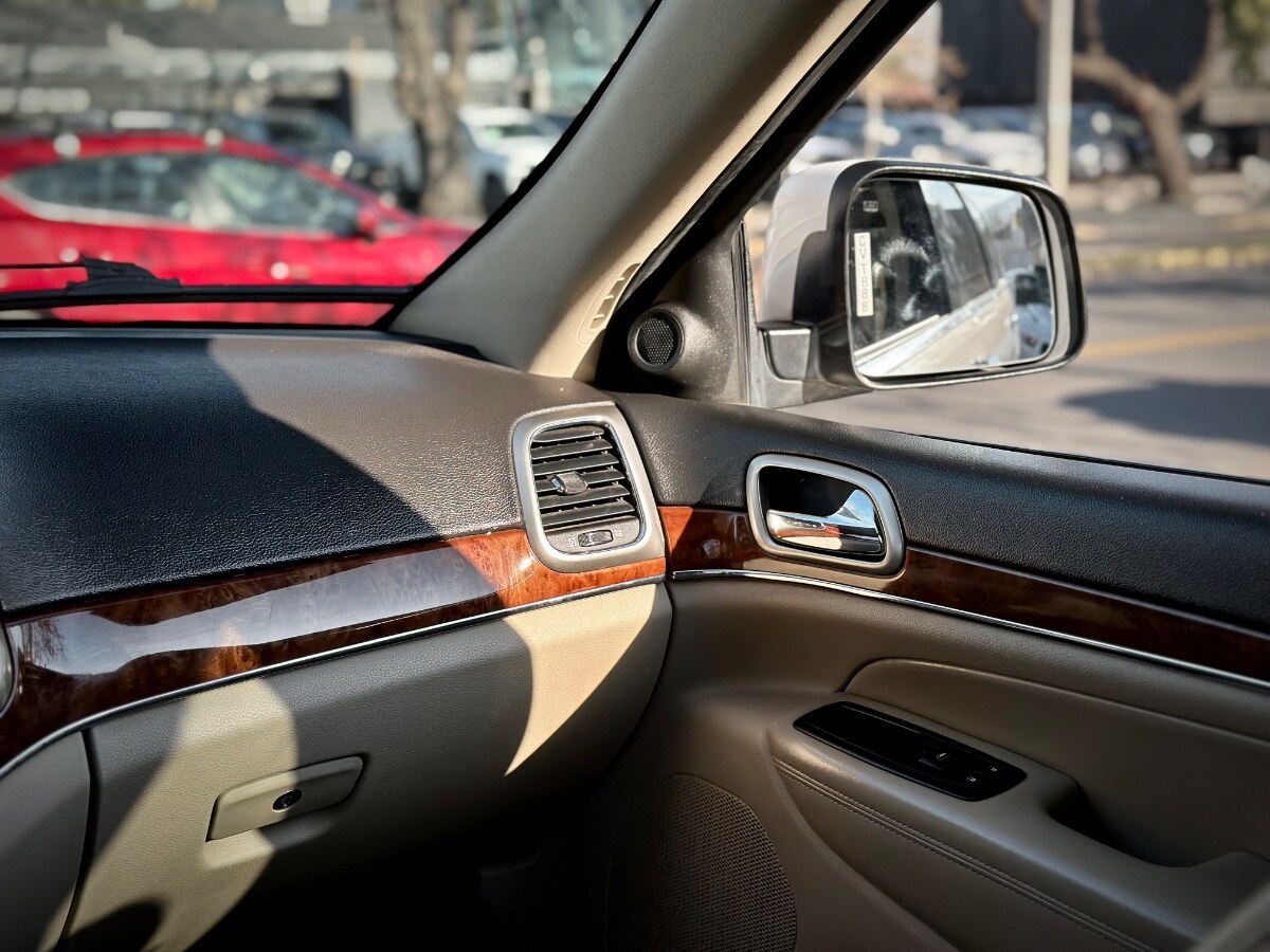Jeep Grand Cherokee Limited año 2011
