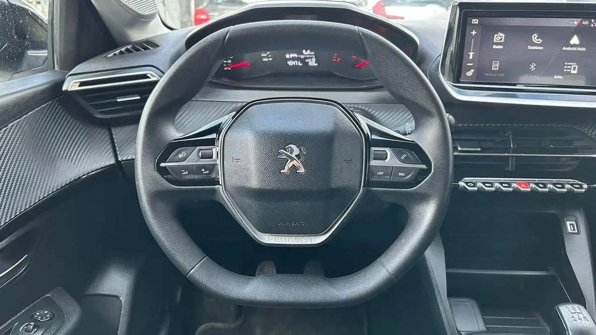 Peugeot 208 Style Puretech 75 1.2 año 2024