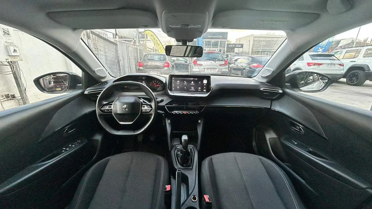Peugeot 208 Style Puretech 75 1.2 año 2024