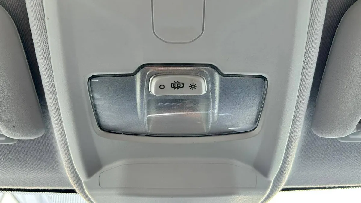 Peugeot 208 Style Puretech 75 1.2 año 2024