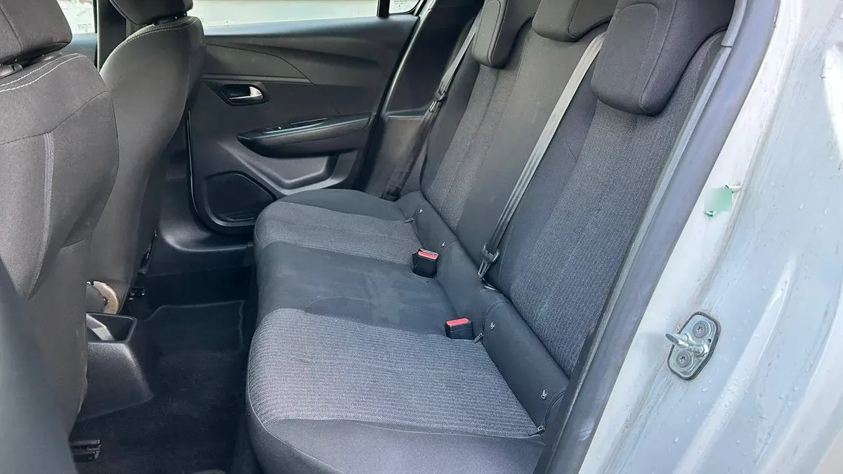 Peugeot 208 Style Puretech 75 1.2 año 2024