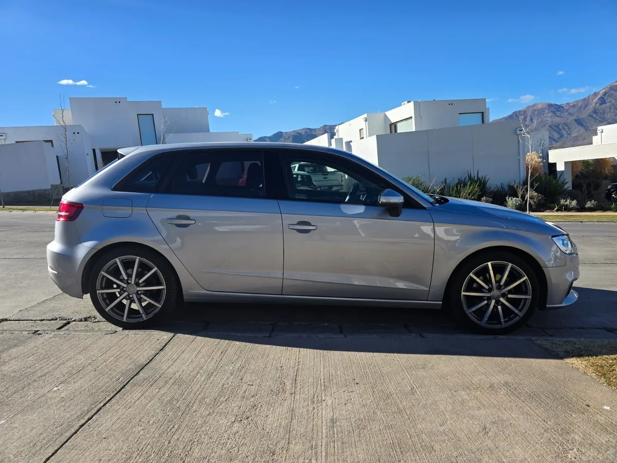 Audi A3 1.4 Sportback 35 Tfsi Sport At año 2020