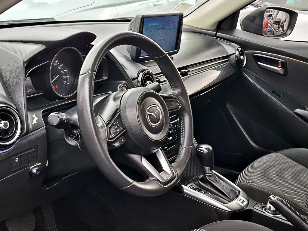 Mazda 2 1.5 V 4x2 6at 4p año 2020