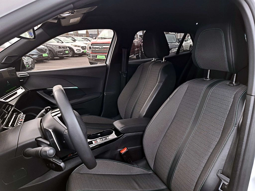 Peugeot 2008 Blue Hdi 130 1.5 At año 2024