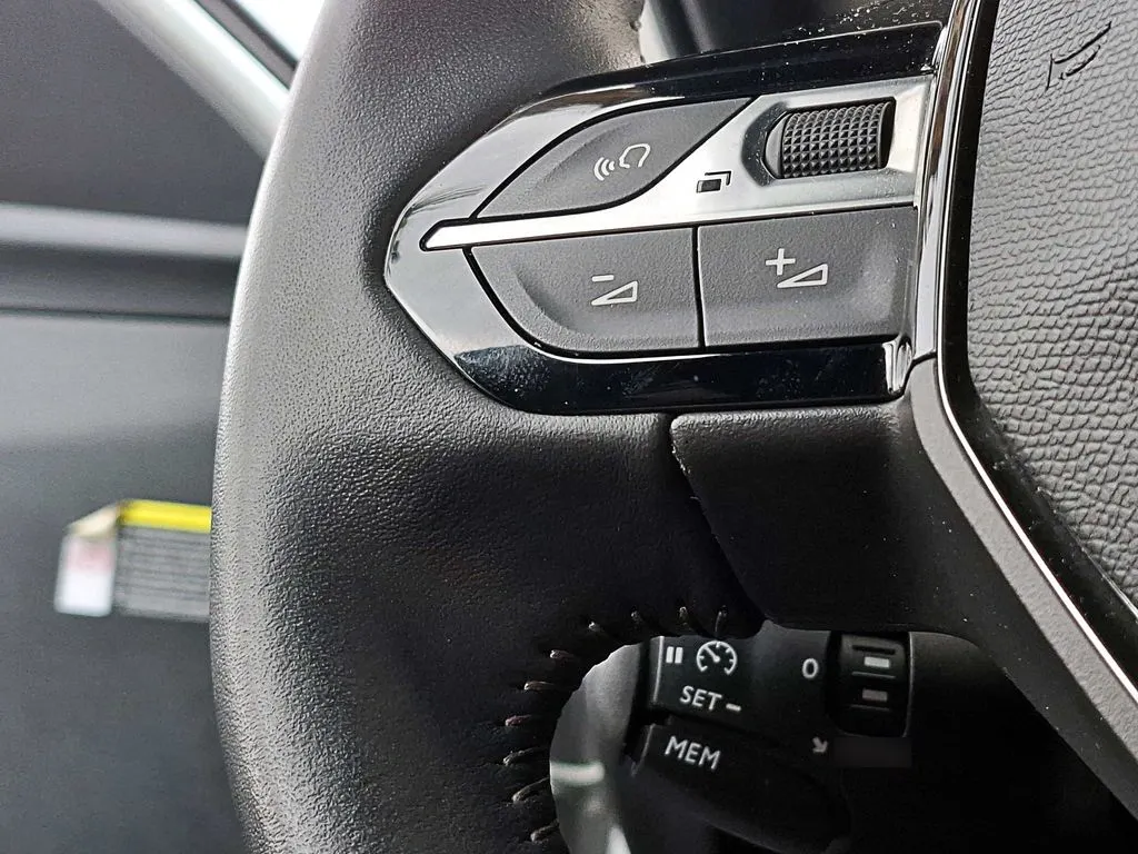 Peugeot 2008 Blue Hdi 130 1.5 At año 2024