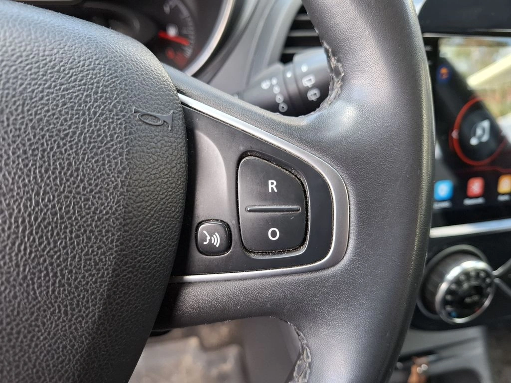 Renault Captur 1.5 Zen Diesel F2 4x2 Mt 5p año 2018
