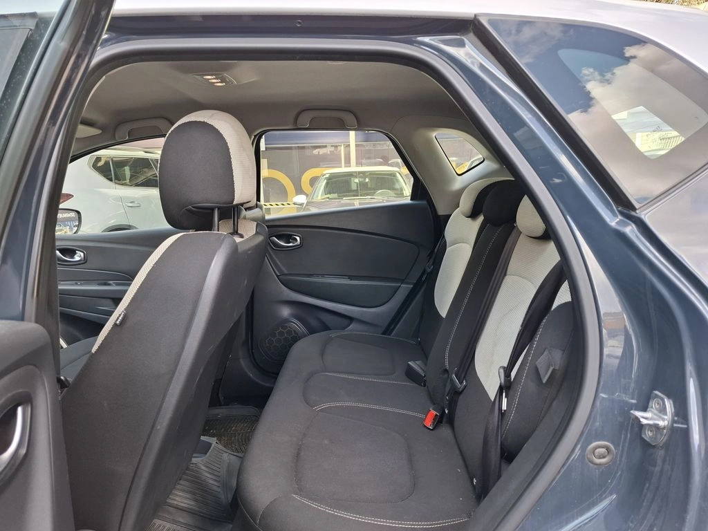 Renault Captur 1.5 Zen Diesel F2 4x2 Mt 5p año 2018