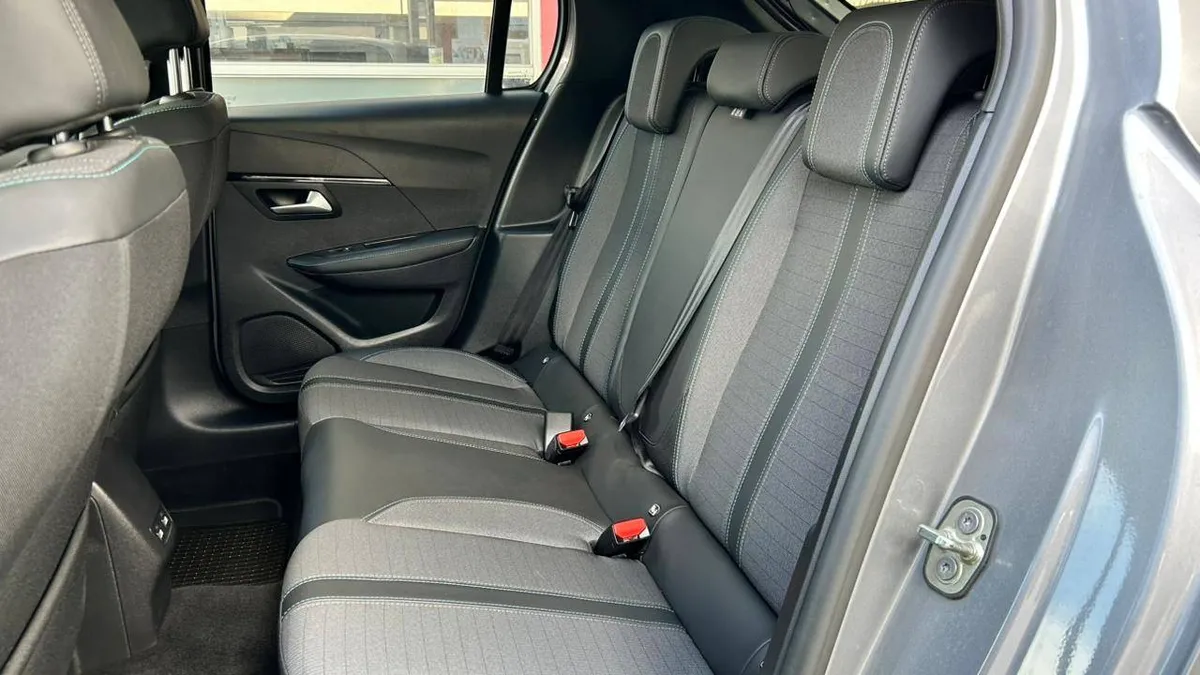 Peugeot 208 Allure 1.2 Puretech 100 Hb año 2023