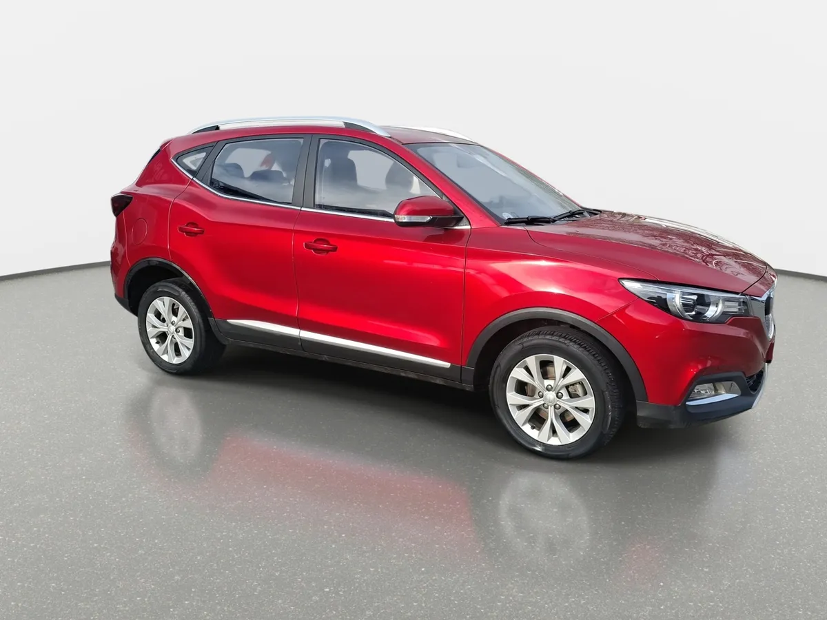 MG Mg Zs 1.5 Std Mt 5p año 2023