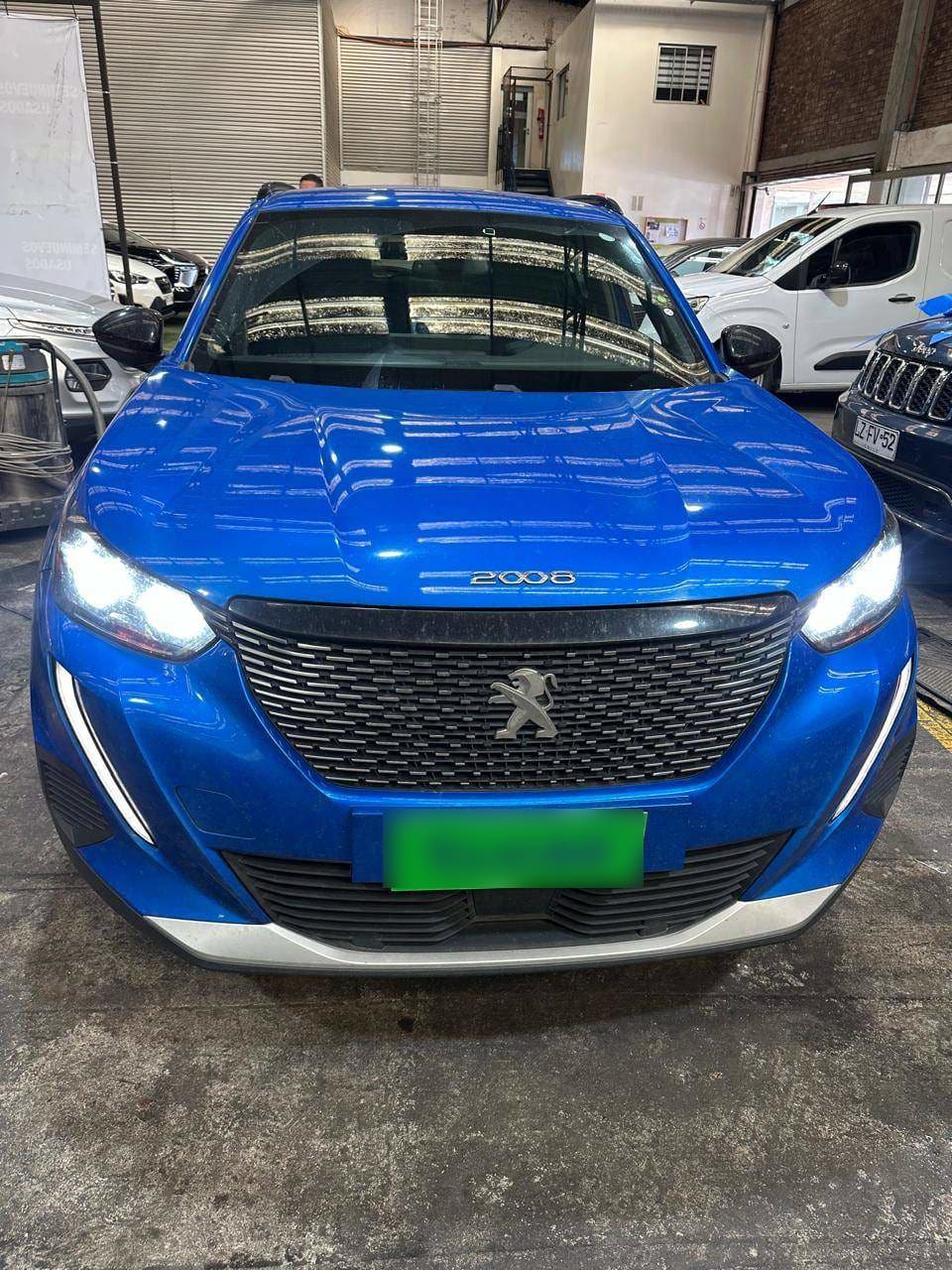 Peugeot 2008 1.2 Allure Pack Puretech 130hp Mt 5p año 2024