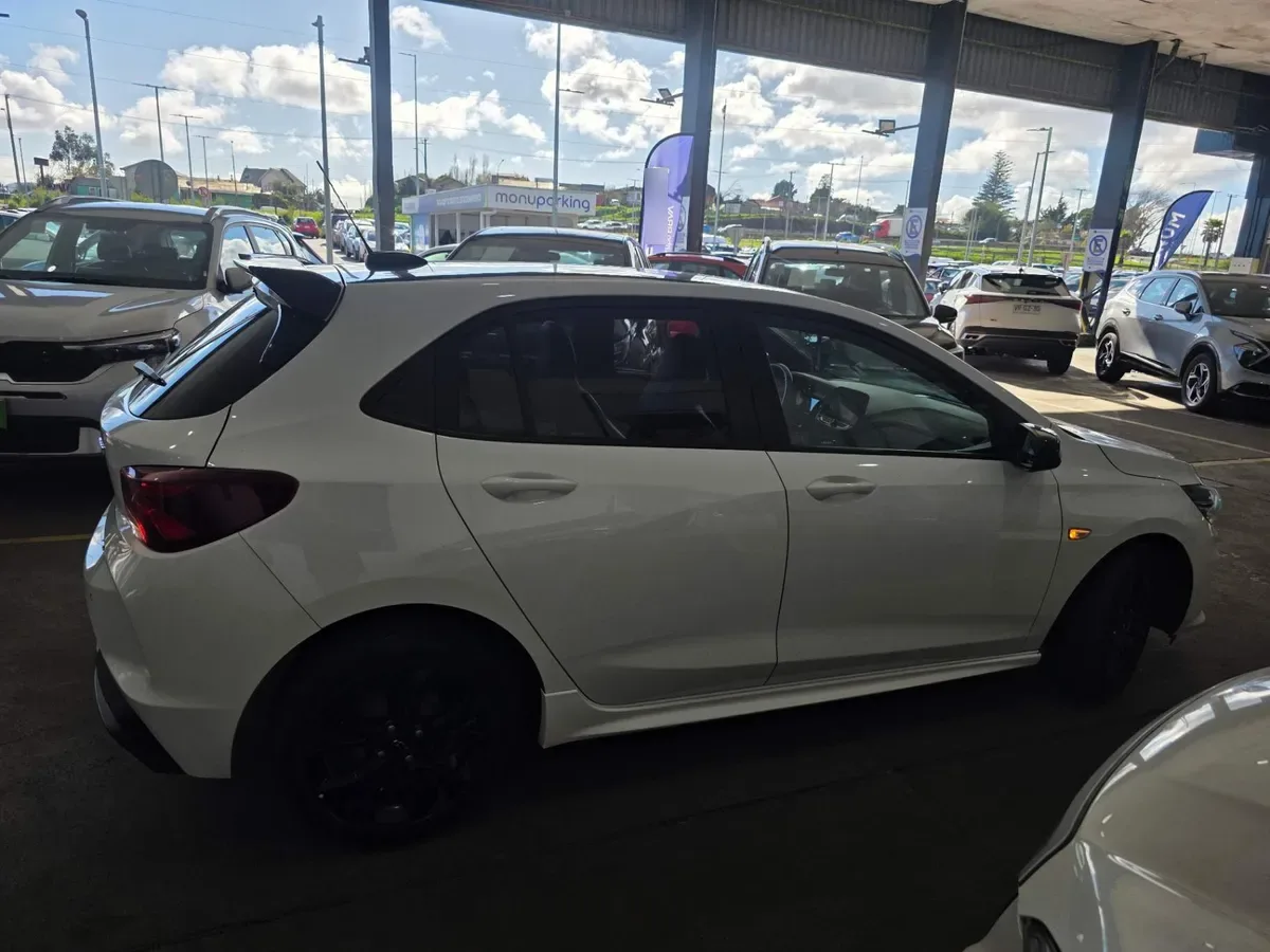 Chevrolet Onix 1.0t Rs 4x2 Mt 5p año 2022