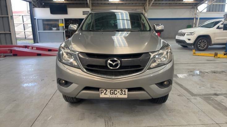 Mazda Bt-50 2.2 Sdx Diesel 4x4 Dob. Cab. 6mt 4p año 2021