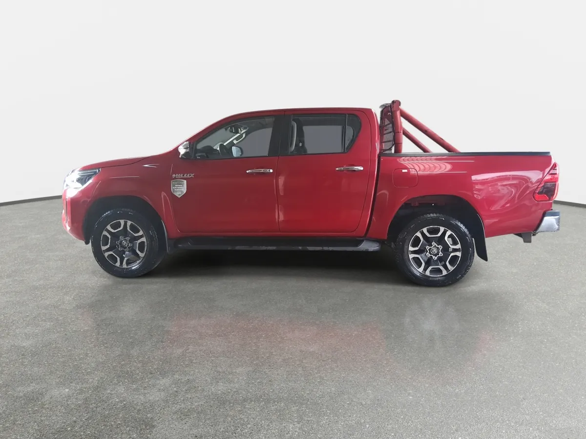 Toyota Hilux 2.8 Srv Diesel 4x4 Dob. Cab. At 4p año 2024