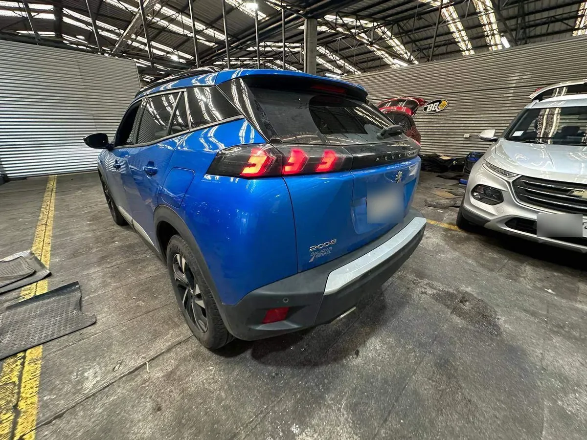 Peugeot 2008 1.2 Allure Pack Puretech 130hp Mt 5p año 2024