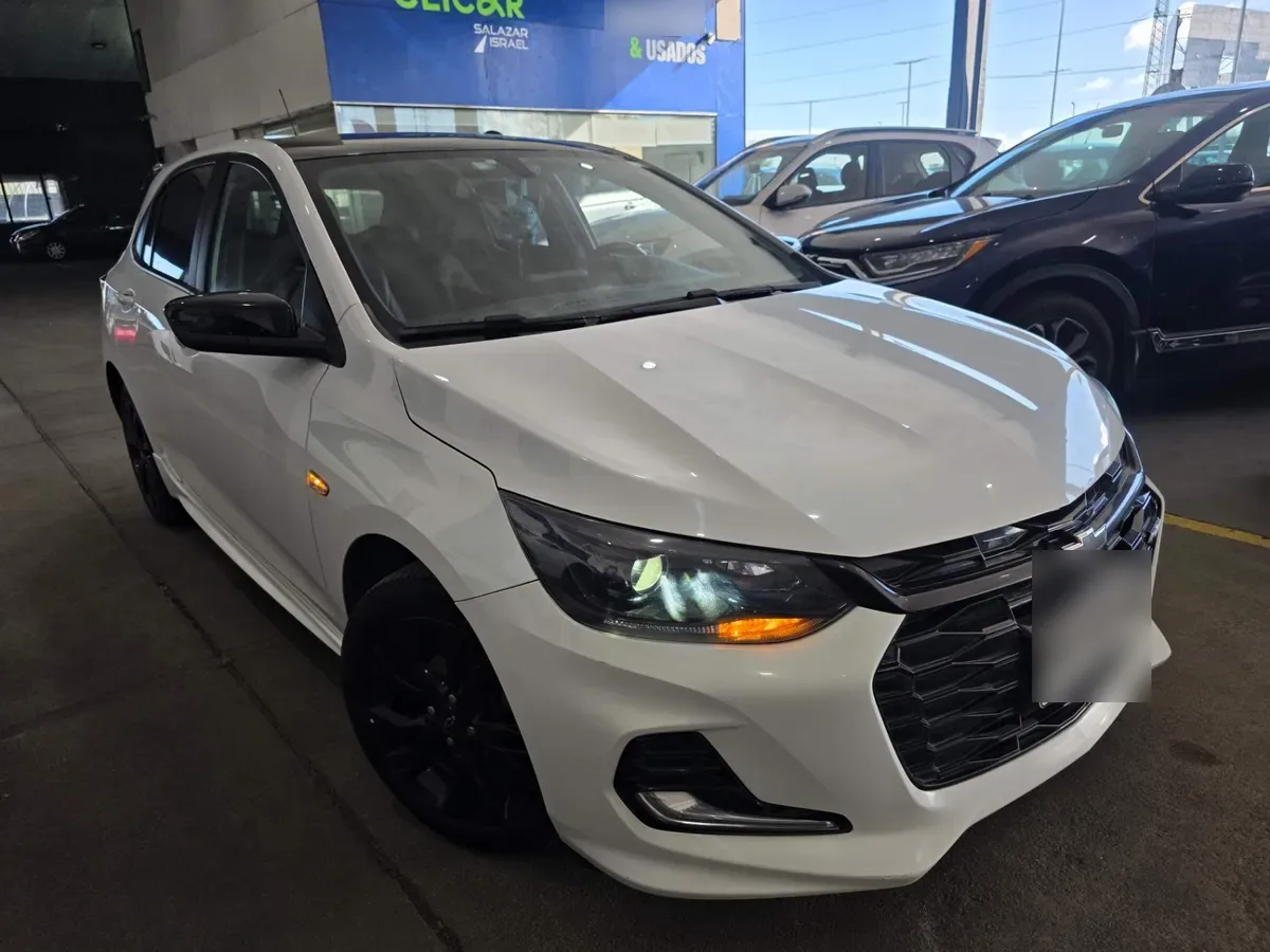 Chevrolet Onix 1.0t Rs 4x2 Mt 5p año 2022