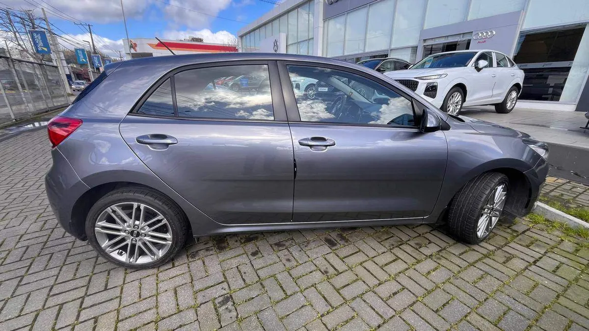 Kia Rio 5 1.4 Ex 4x2 Ac 6mt 5p año 2018