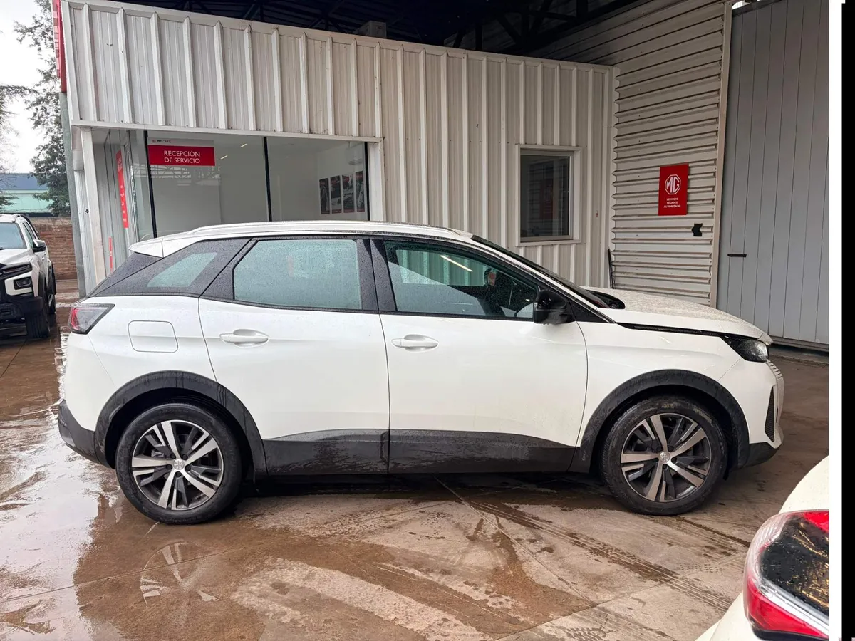 Peugeot 3008 1.5 Active Pack Bluehdi 4x2 130 Mt6 5p año 2022