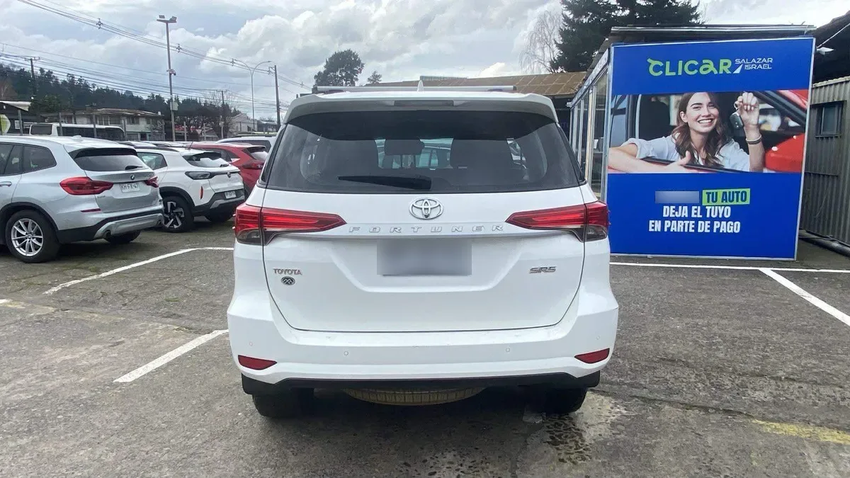 Toyota Fortunner 2.7 Sr5 4x2 At 5p año 2022