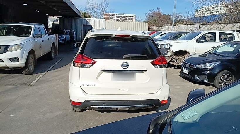 Nissan X-Trail 2.5 Sense Mc 4x2 3row Cvt At 5p año 2021