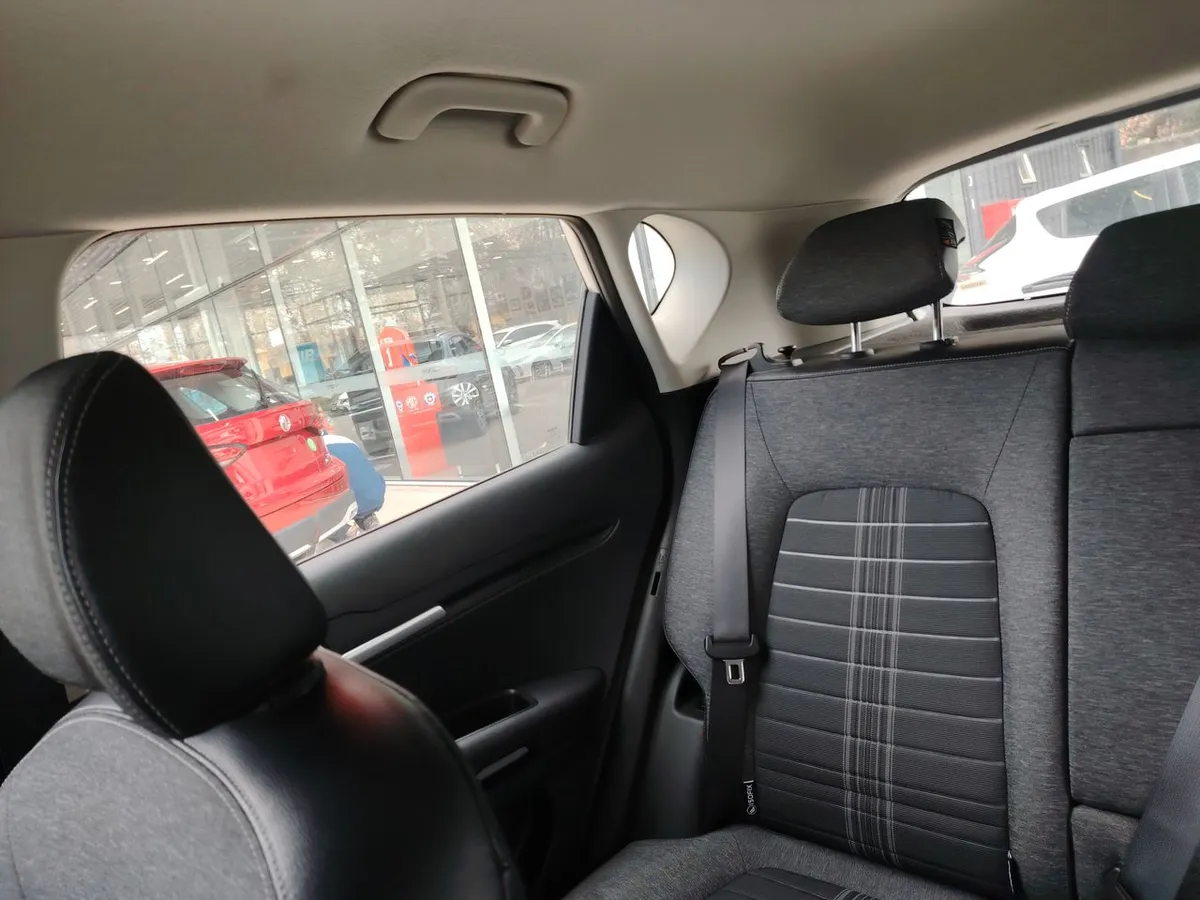 Kia Sonet 1.5 Ex 4x2 Ivt Ri At 5p año 2025