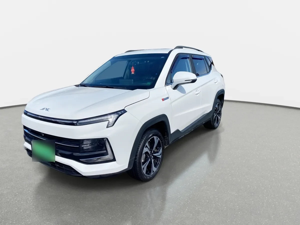 JAC Js4 1.5 Luxury 4x2 Mt 5p año 2025