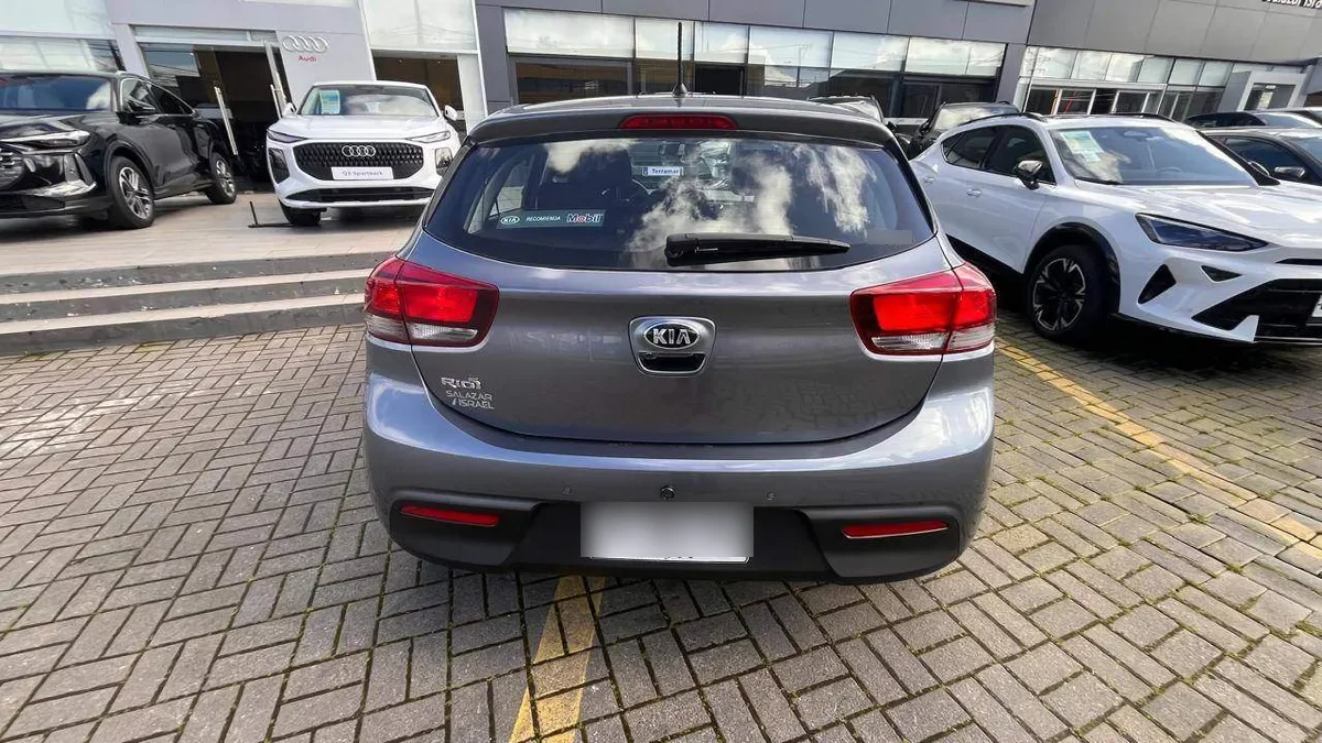 Kia Rio 5 1.4 Ex 4x2 Ac 6mt 5p año 2018