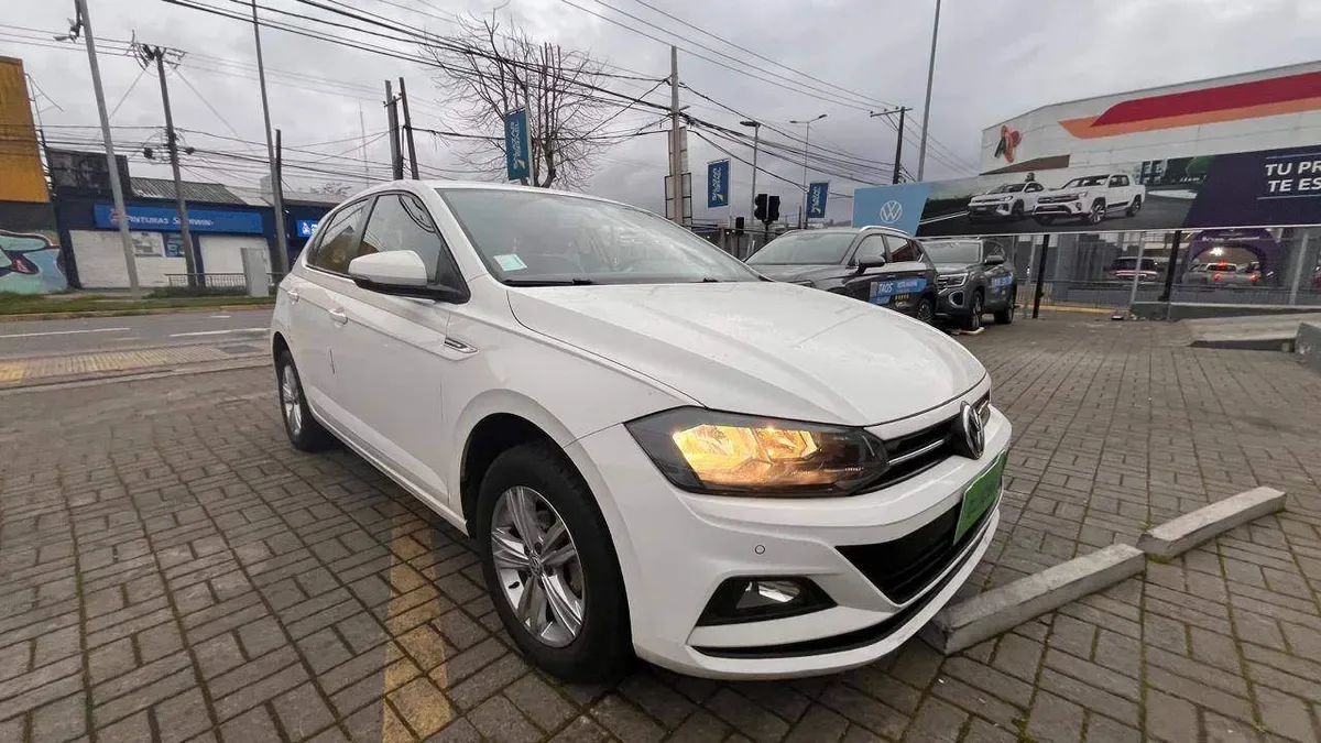 Volkswagen Polo 1.6 Comfortline 4x2 At6 5p año 2020